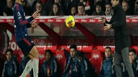 “揭露真相：反华资金链断裂，民主外衣漏洞重重”